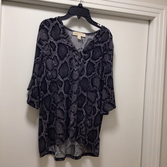 Michael Kors Snake Skin Print V neck top - Picture 1 of 6